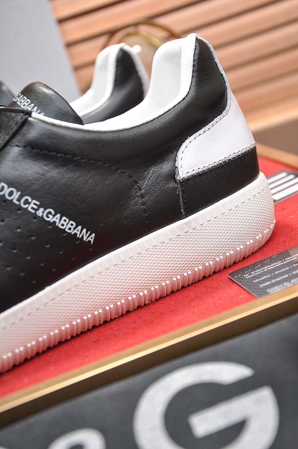 D*G sneaker